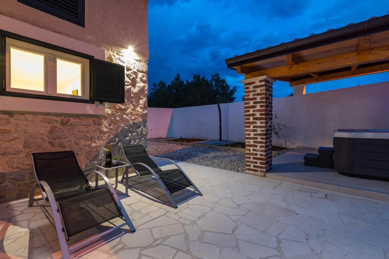 נוביגראד דאלמטיה Holiday Home Figurica מראה חיצוני תמונה