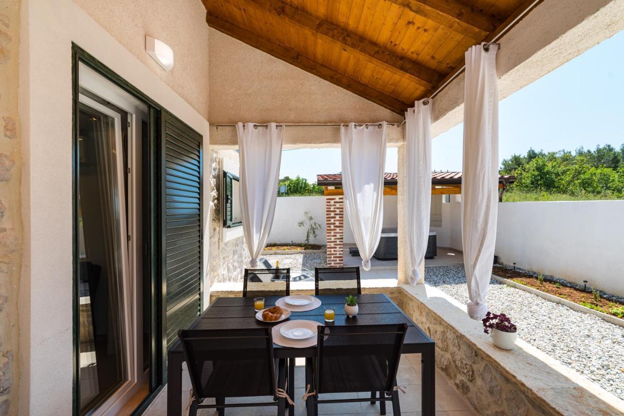 נוביגראד דאלמטיה Holiday Home Figurica מראה חיצוני תמונה